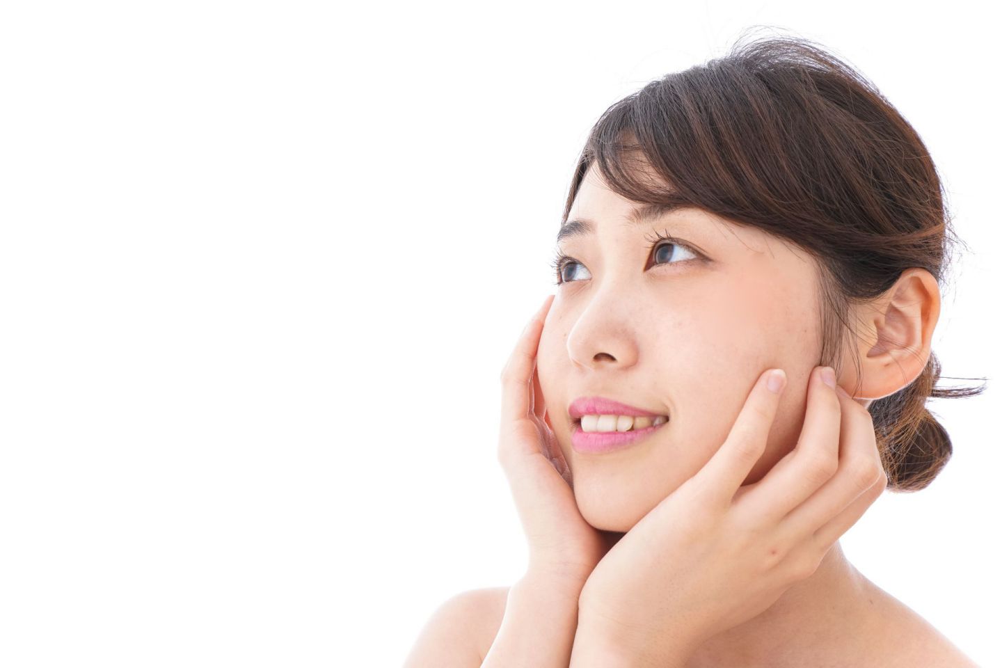 ニキビ跡の改善に効果的な銀座の美容皮膚科治療法